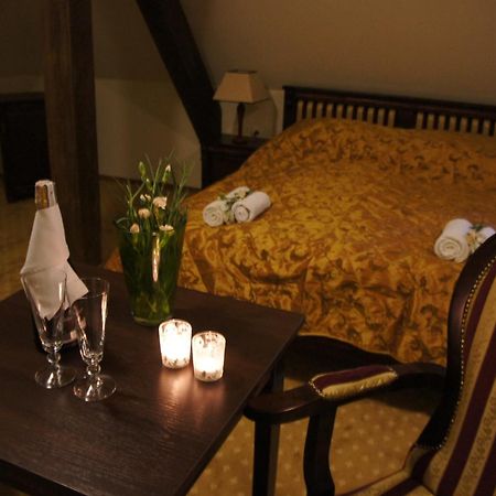 Dworska Elektrownia Hotell Kędzierzyn-Koźle Rum bild